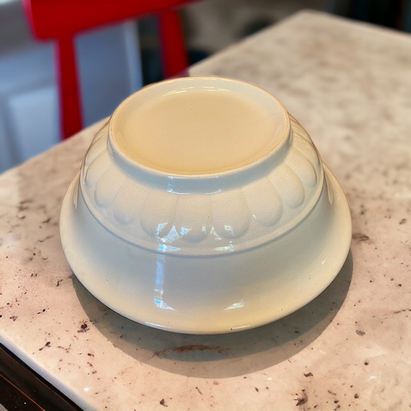 Beautiful antique pitcher and wash basin set. - Picture 8 of 13